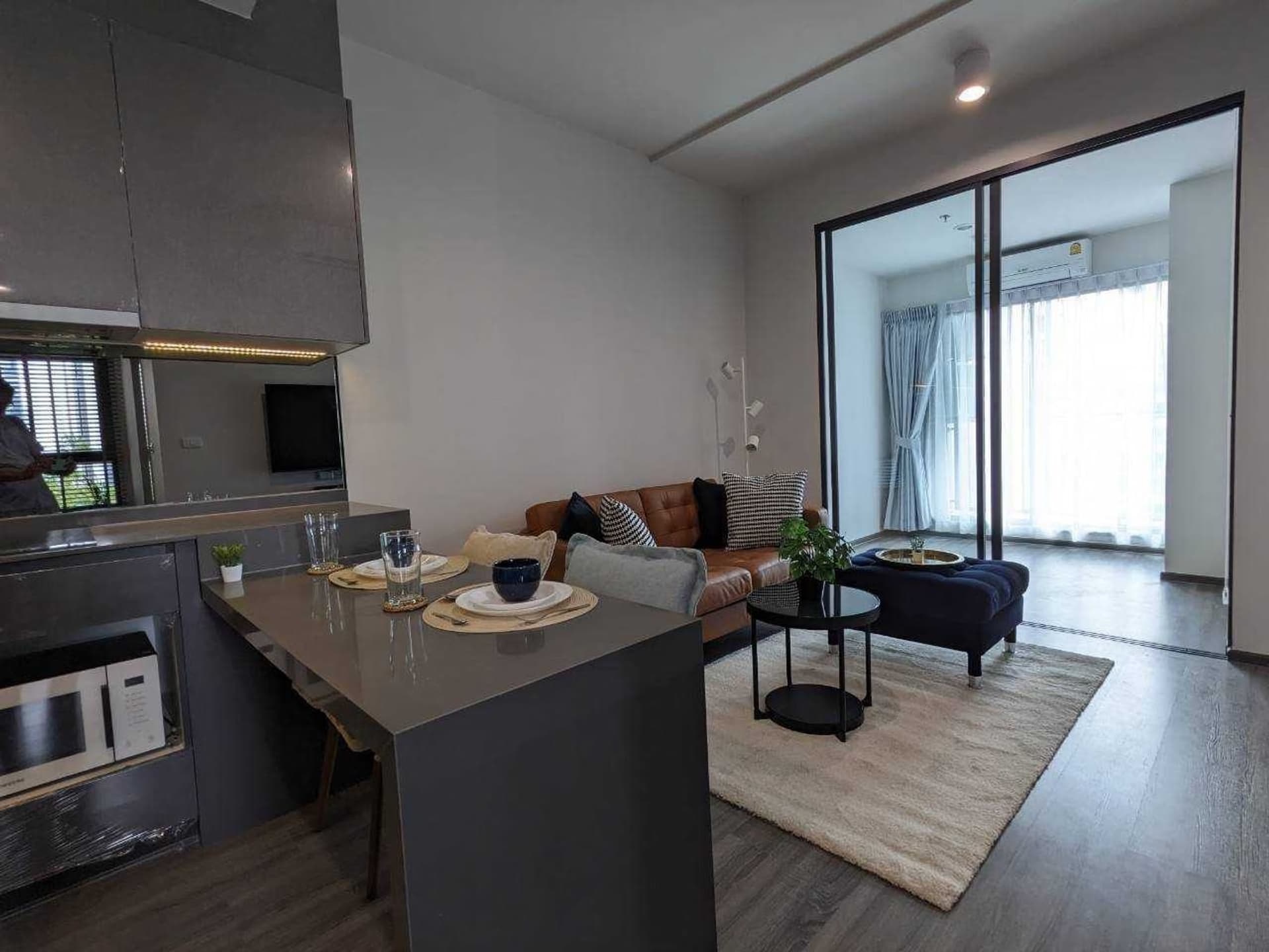 2 Bed Condo for Rent in Bang Rak - Image 9