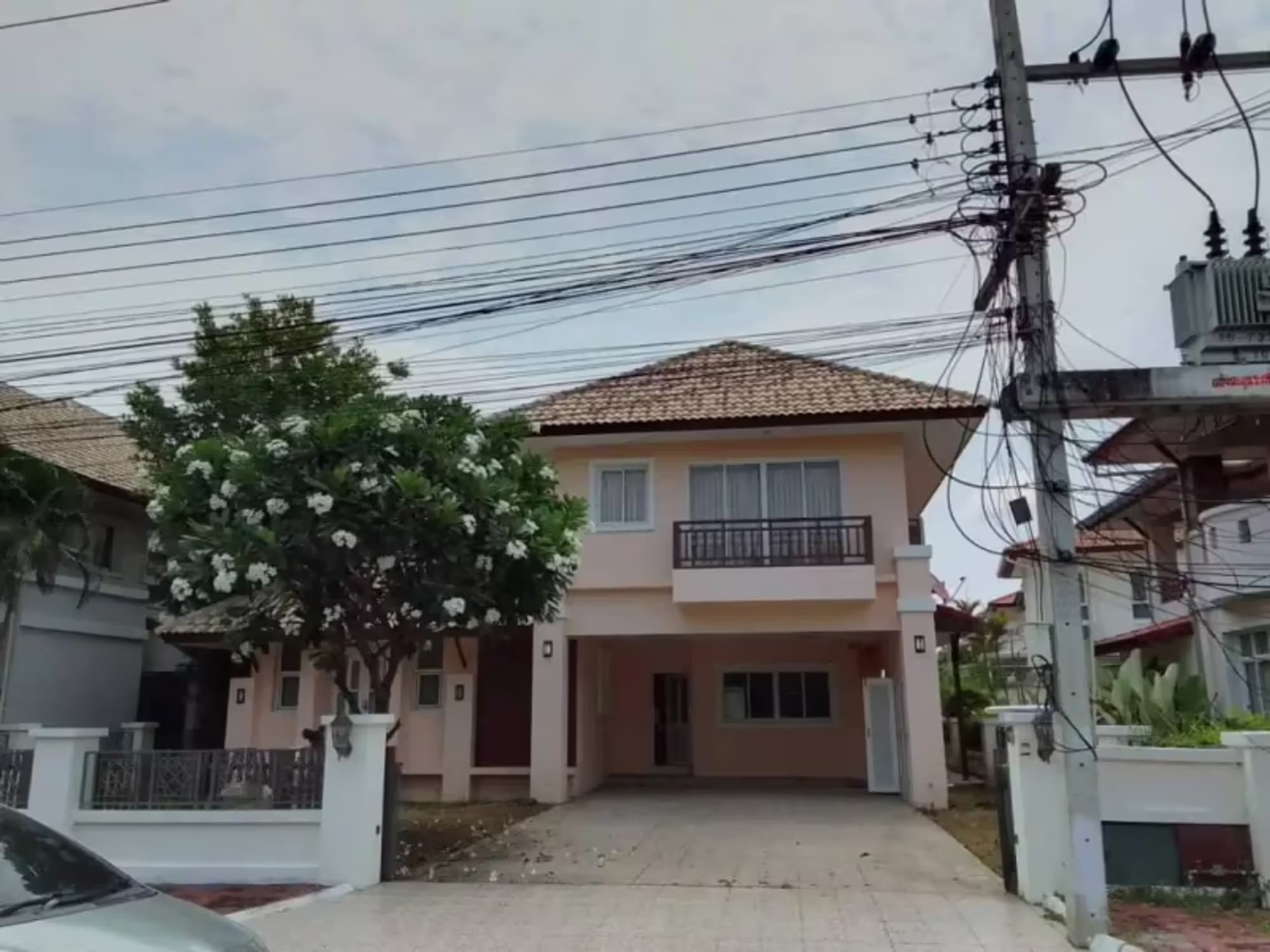 5 Bedroom House - Image 1