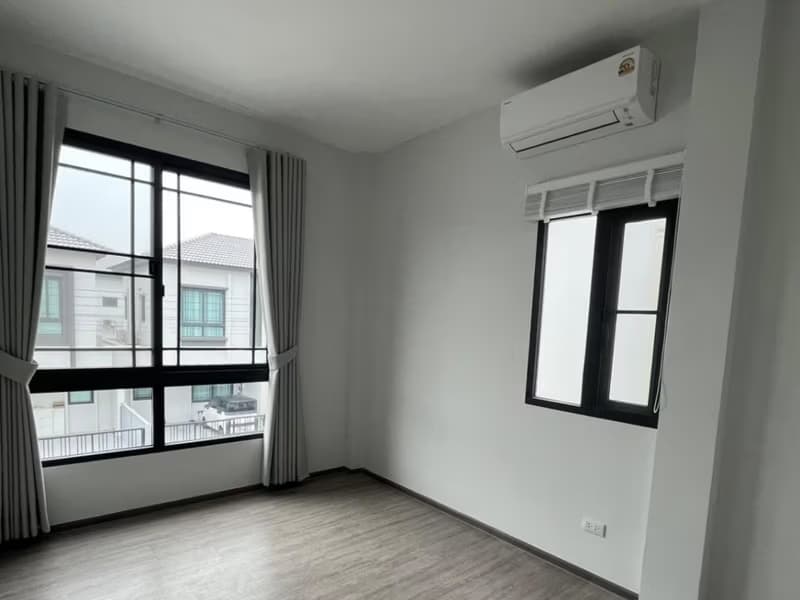 3 Bed House for Rent and Sale in Bang Phli