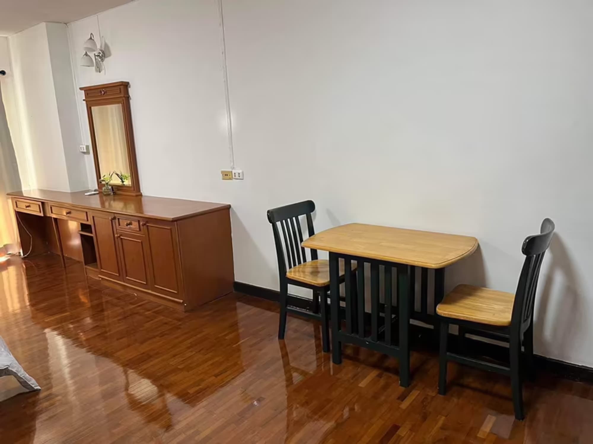 Condo for Rent at Hillside 4 - Image 2