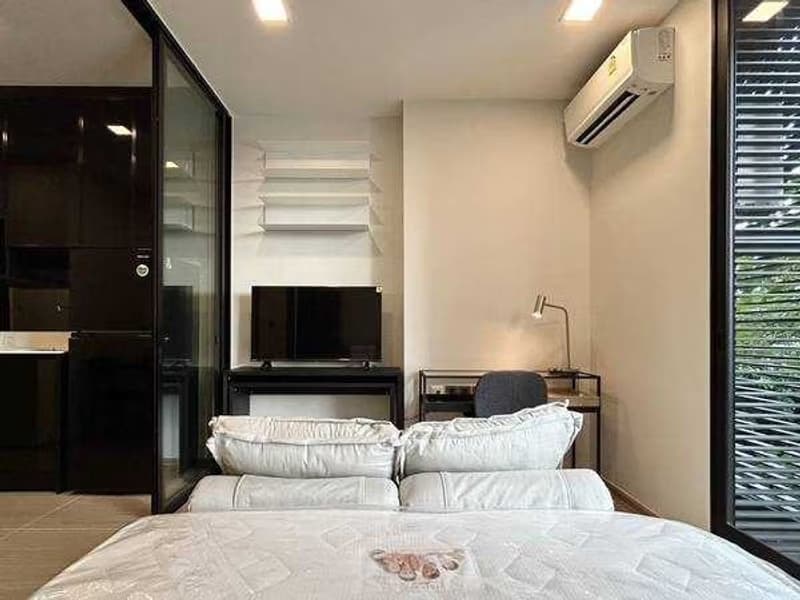 Studio Condo for Rent in Phaya Thai