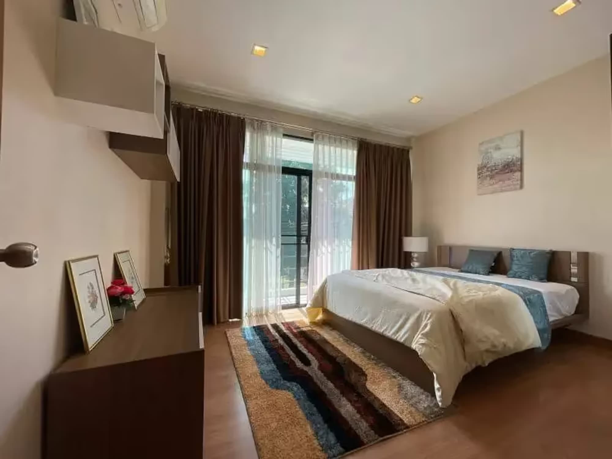 4 Bedroom House - Image 5