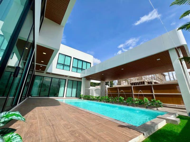 7 Bed House for Rent and Sale in Mueang Chiang Mai District