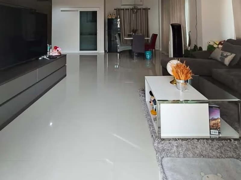4 Bed House for Rent in San Kamphaeng
