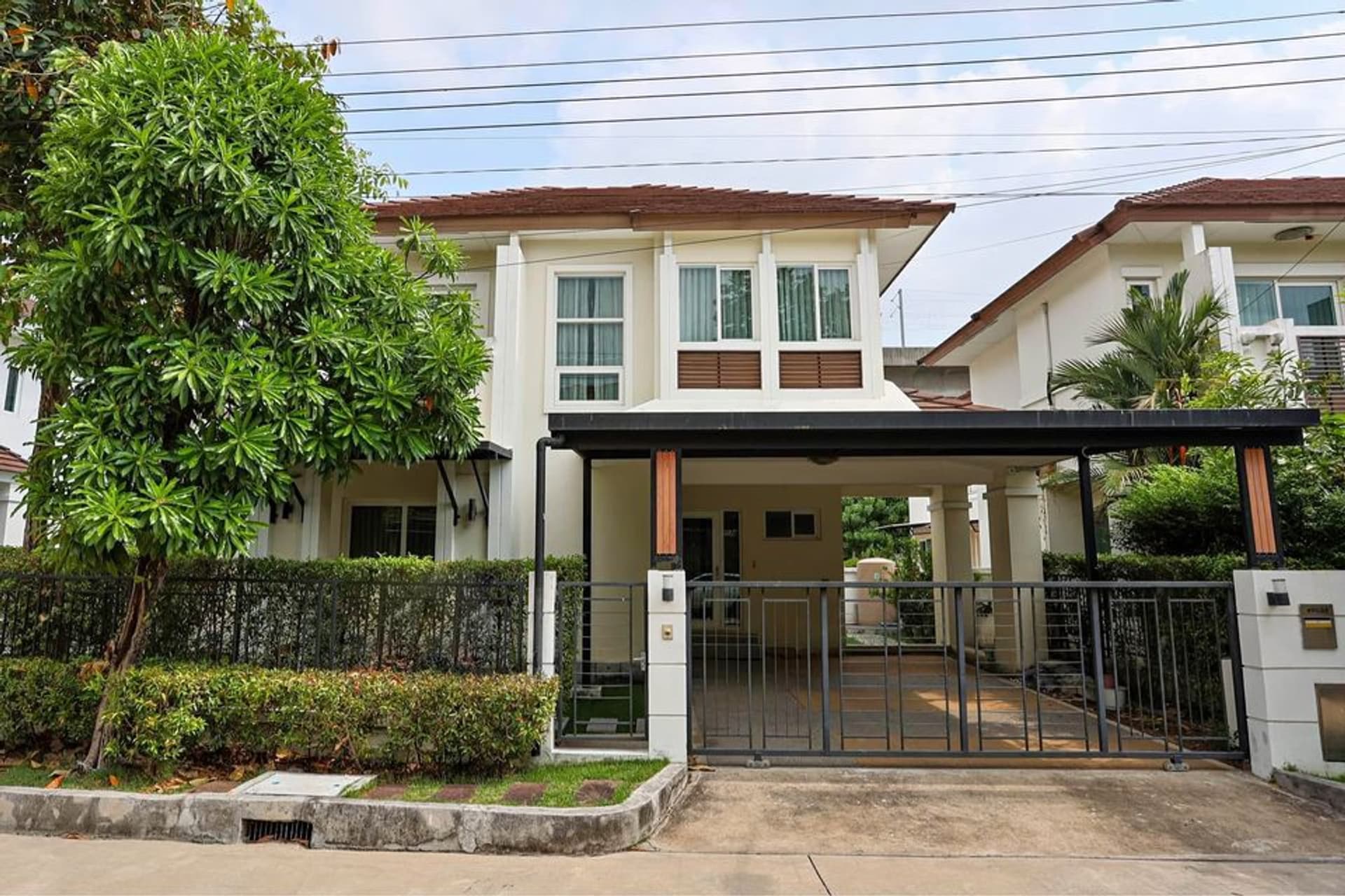 House for Sale at The Centro Onnut-Wongwaen  - Image 1