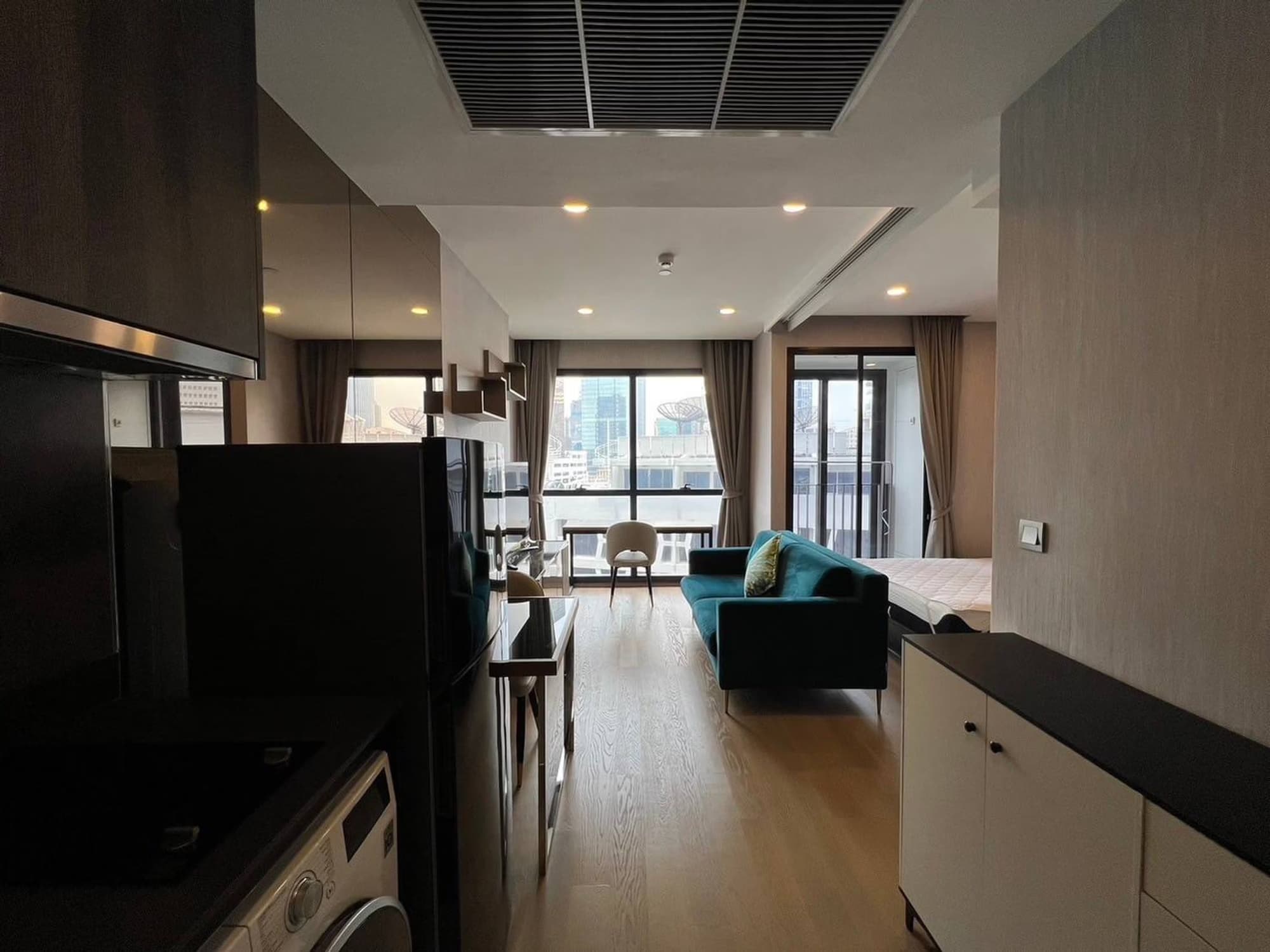 1 Bed Condo for Rent in Bang Rak - Image 10