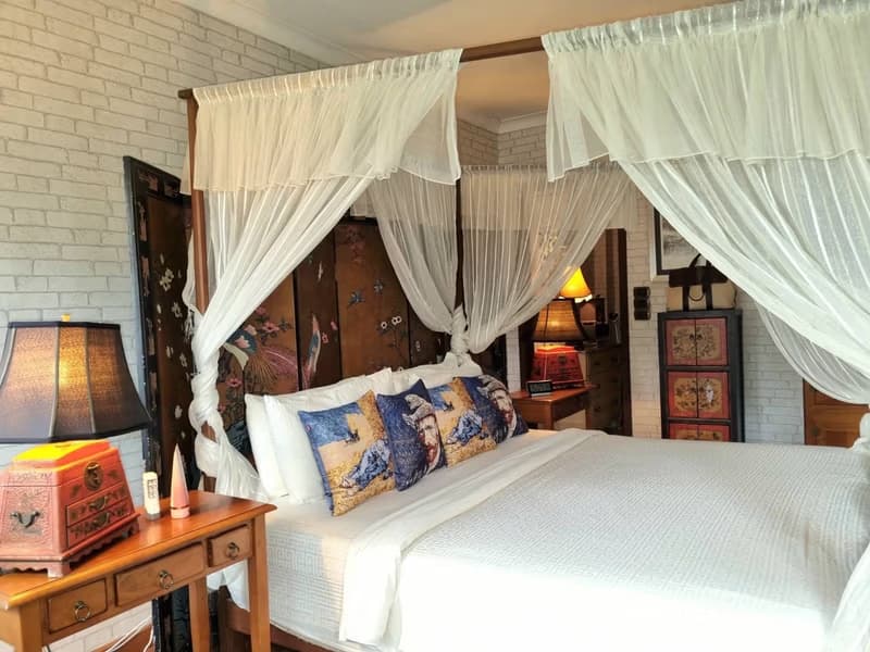 3 Bed Condo for Sale in Watthana