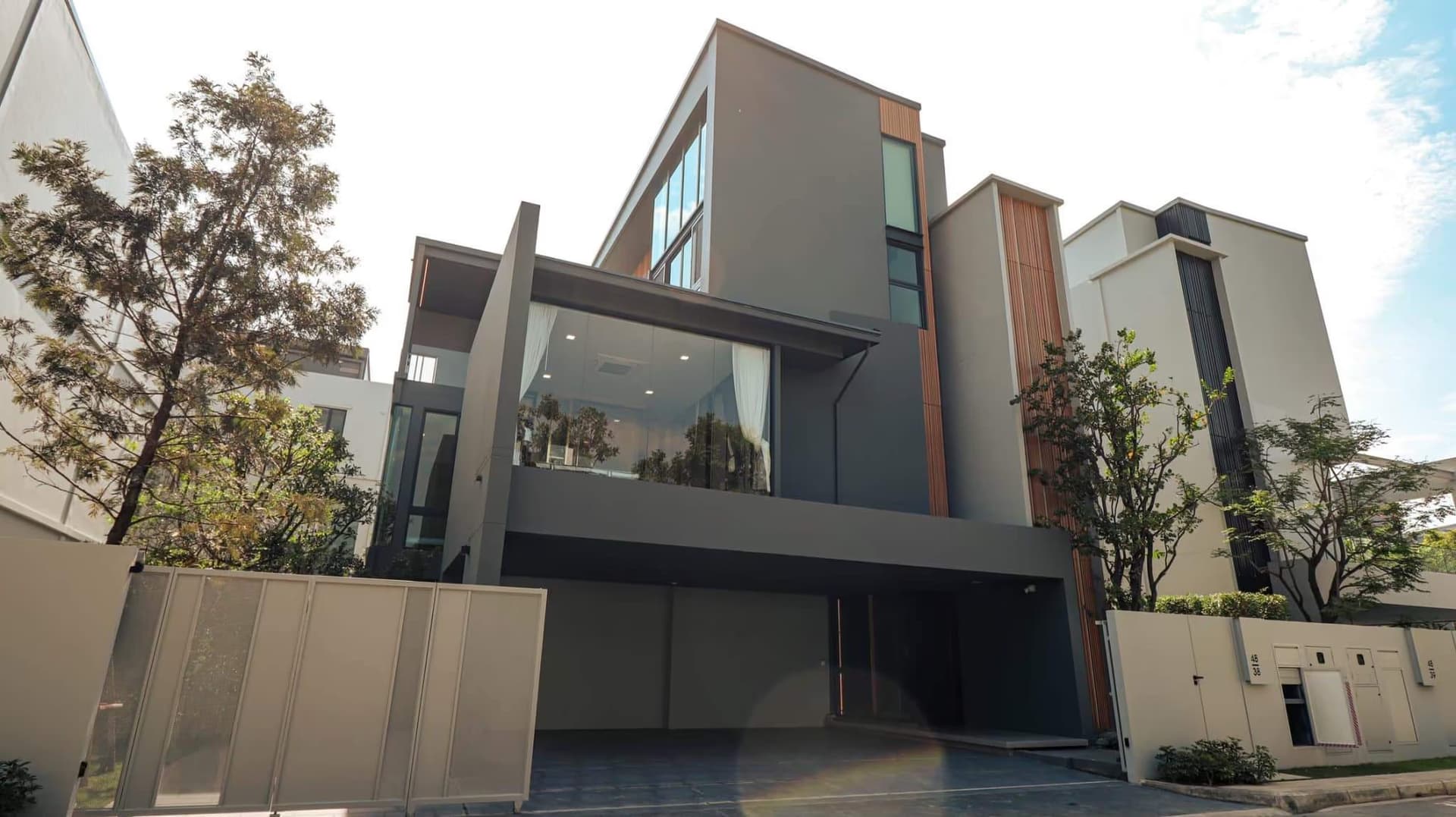 5 Bed House for Rent and Sale in undefined - Image 1
