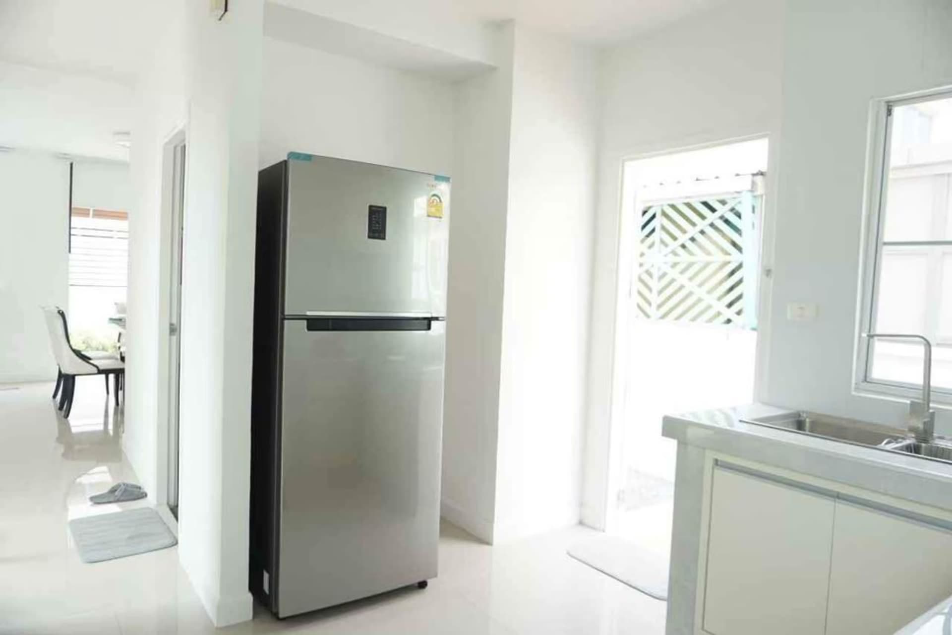 3 Bed House for Rent in Lat Krabang - Image 5