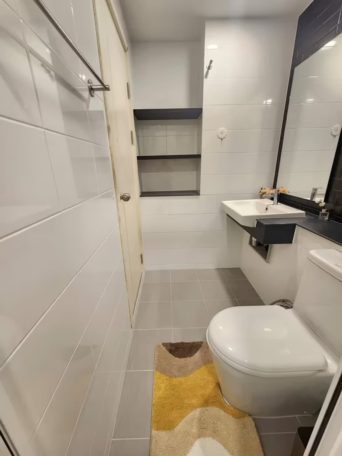 1 Bedroom Condo - Image 9