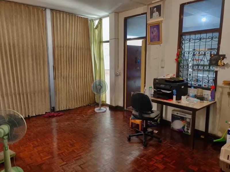House for Sale in Watthana.