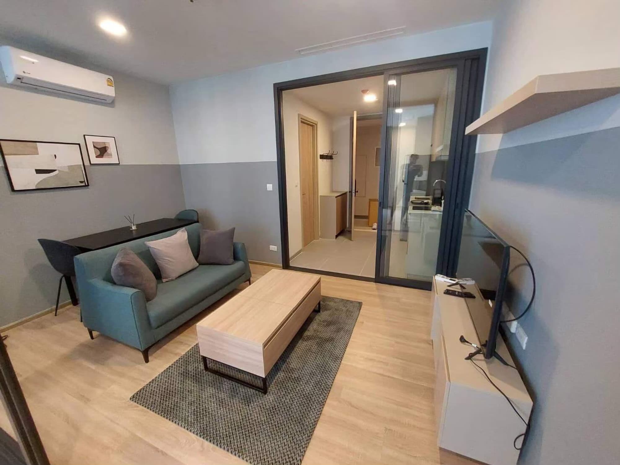 1 Bed Condo for Rent in Phaya Thai - Image 1