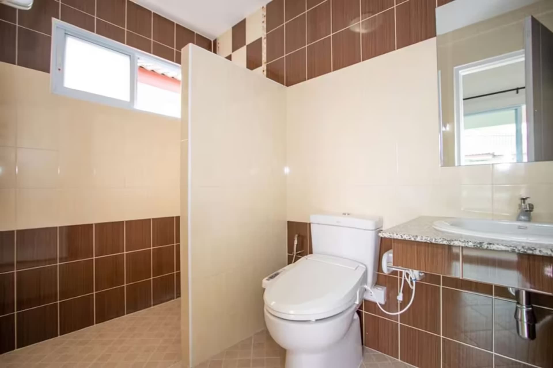 House for Sale in Ton Pao, San Kamphaeng. - Image 4