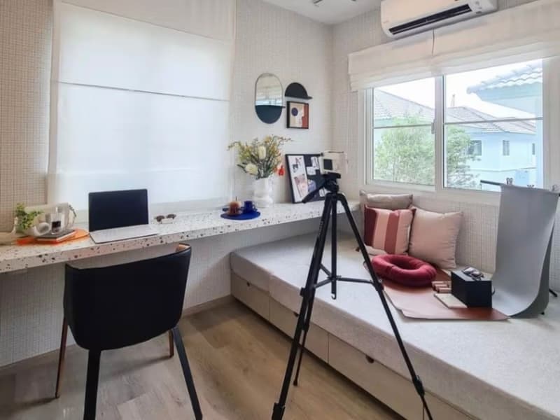 4 Bed House for Rent in Bang Phli