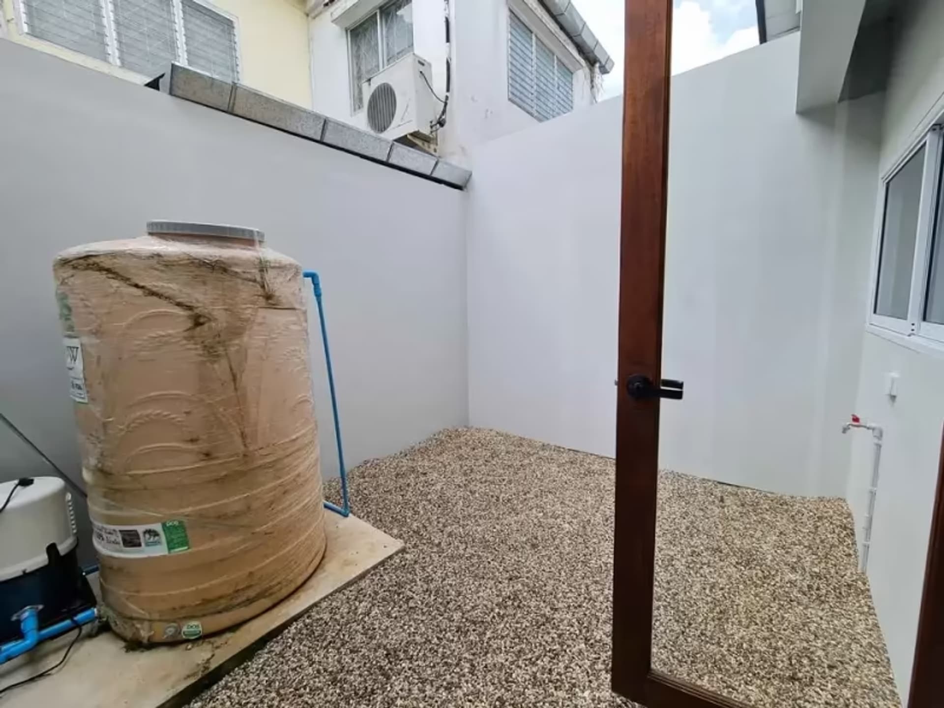 2 Bedroom House - Image 2