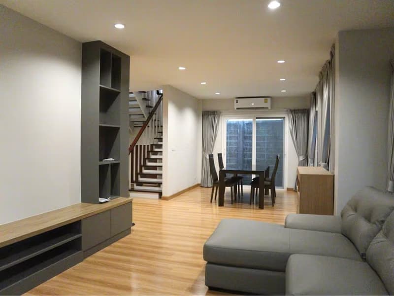 3 Bed House for Rent in Bang Phli