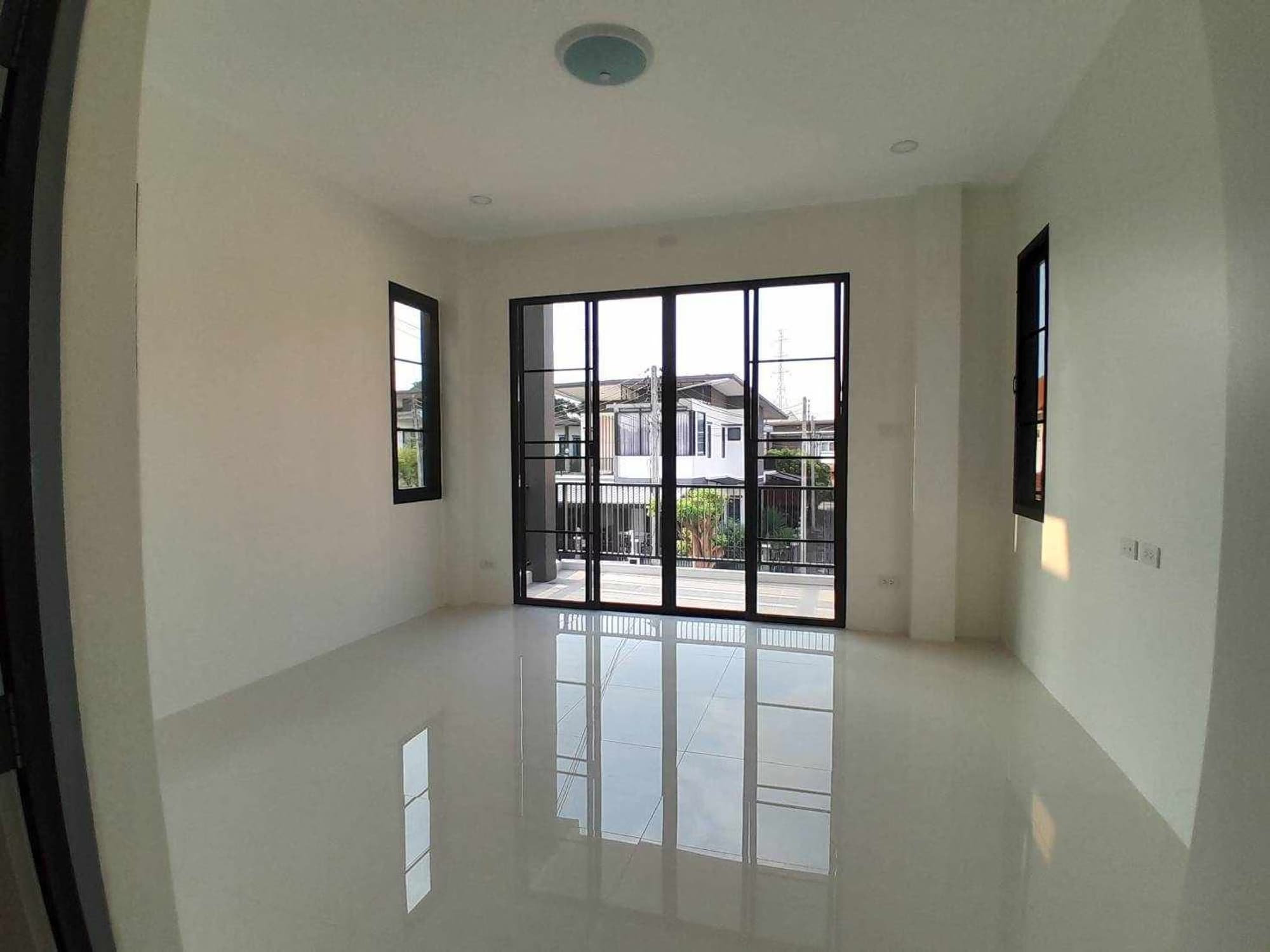 4 Bed House for Sale in San Sai - Image 3