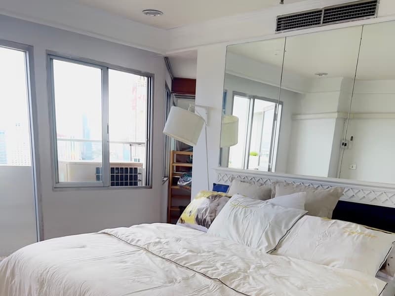 2 Bed Condo for Rent  Near Phloen Chit BTS