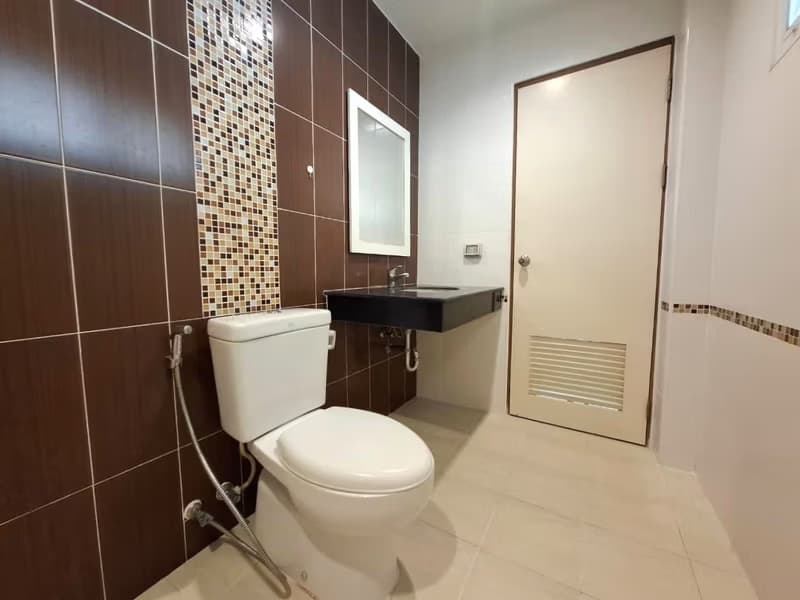 4 Bed House for Rent in Mueang Chiang Mai