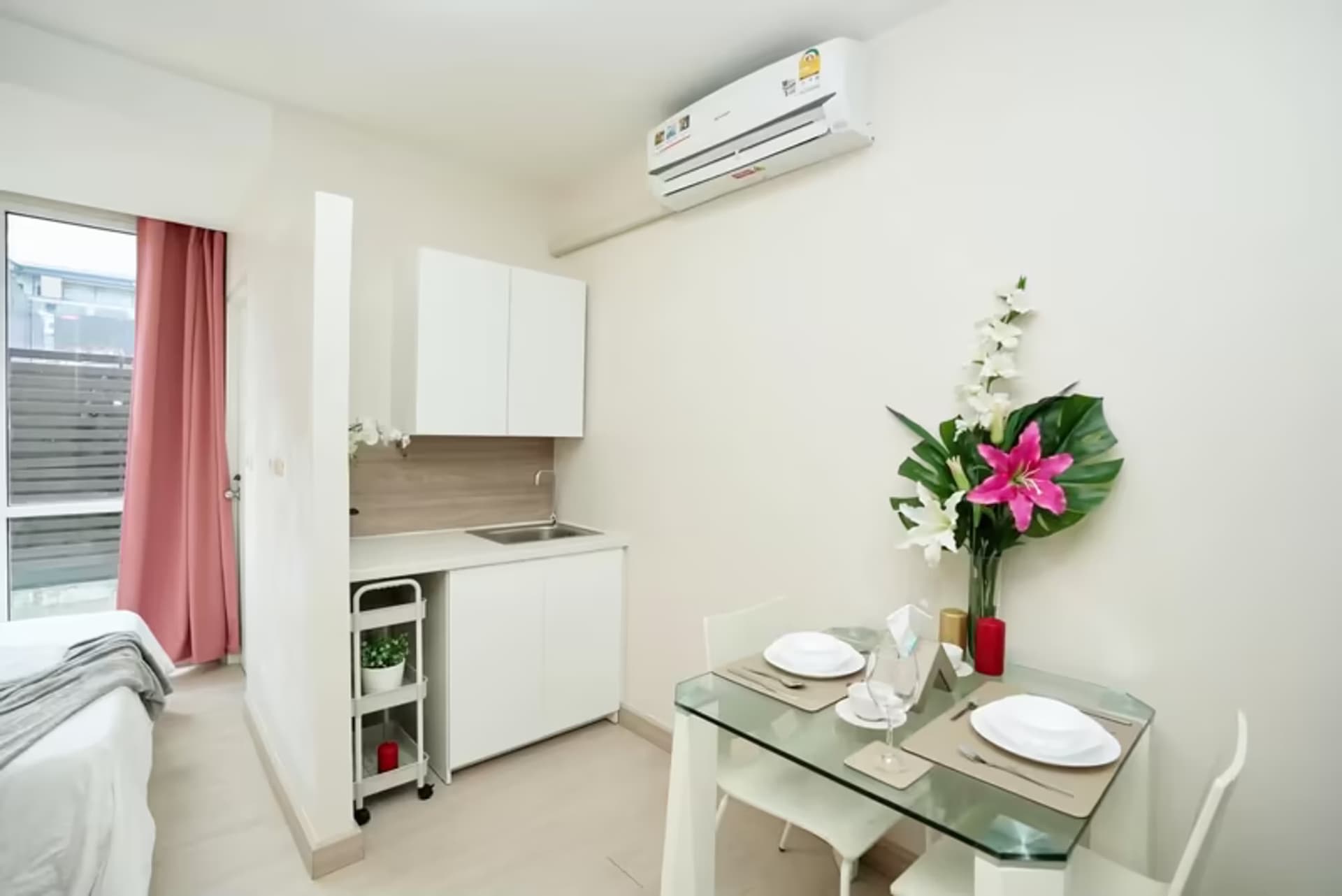 Studio for Sale/Rent in Huai Khwang - Image 7