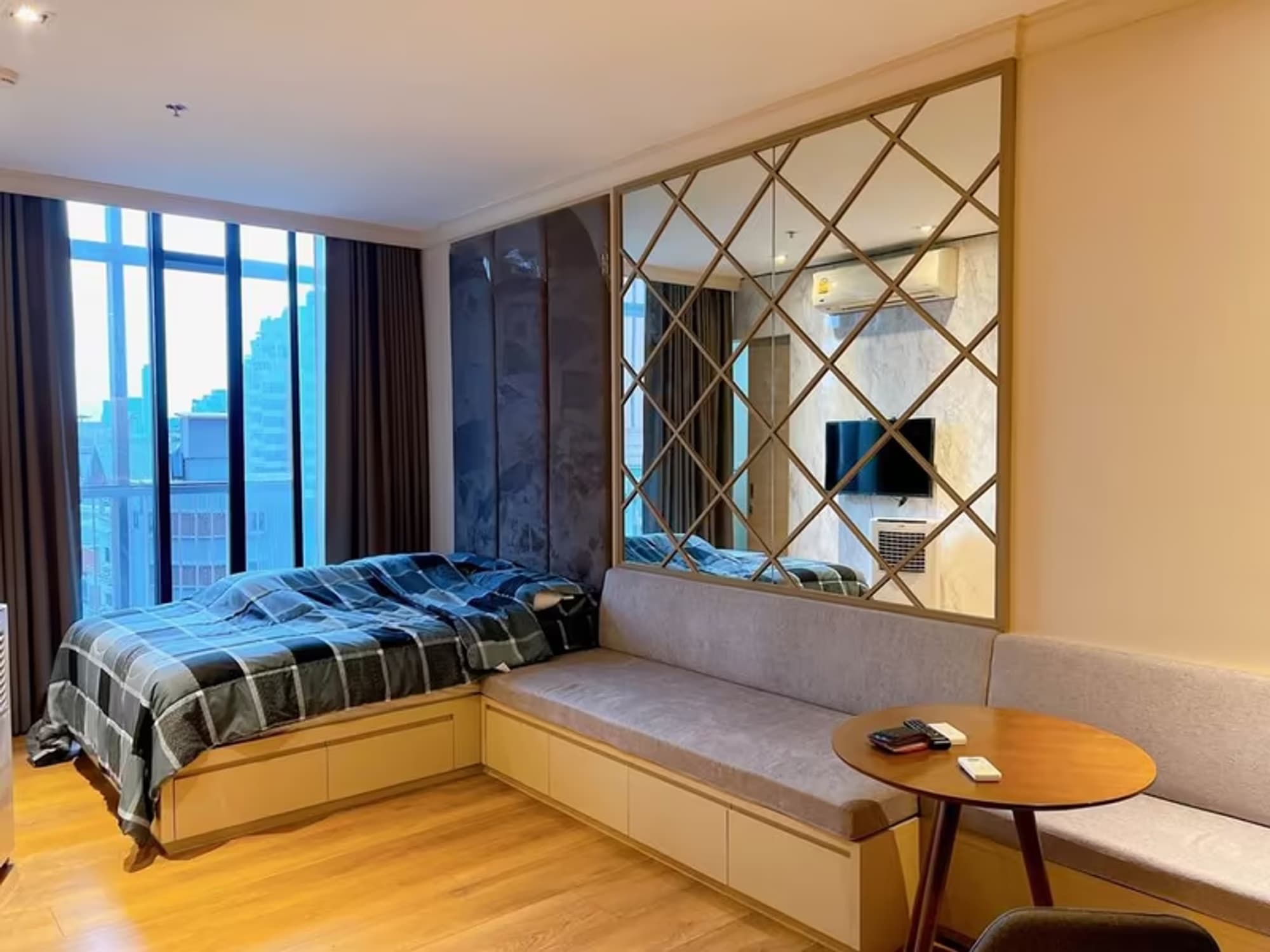 Condo for Sale at Park 24 (Park Origin Phrom Phong) - Image 1