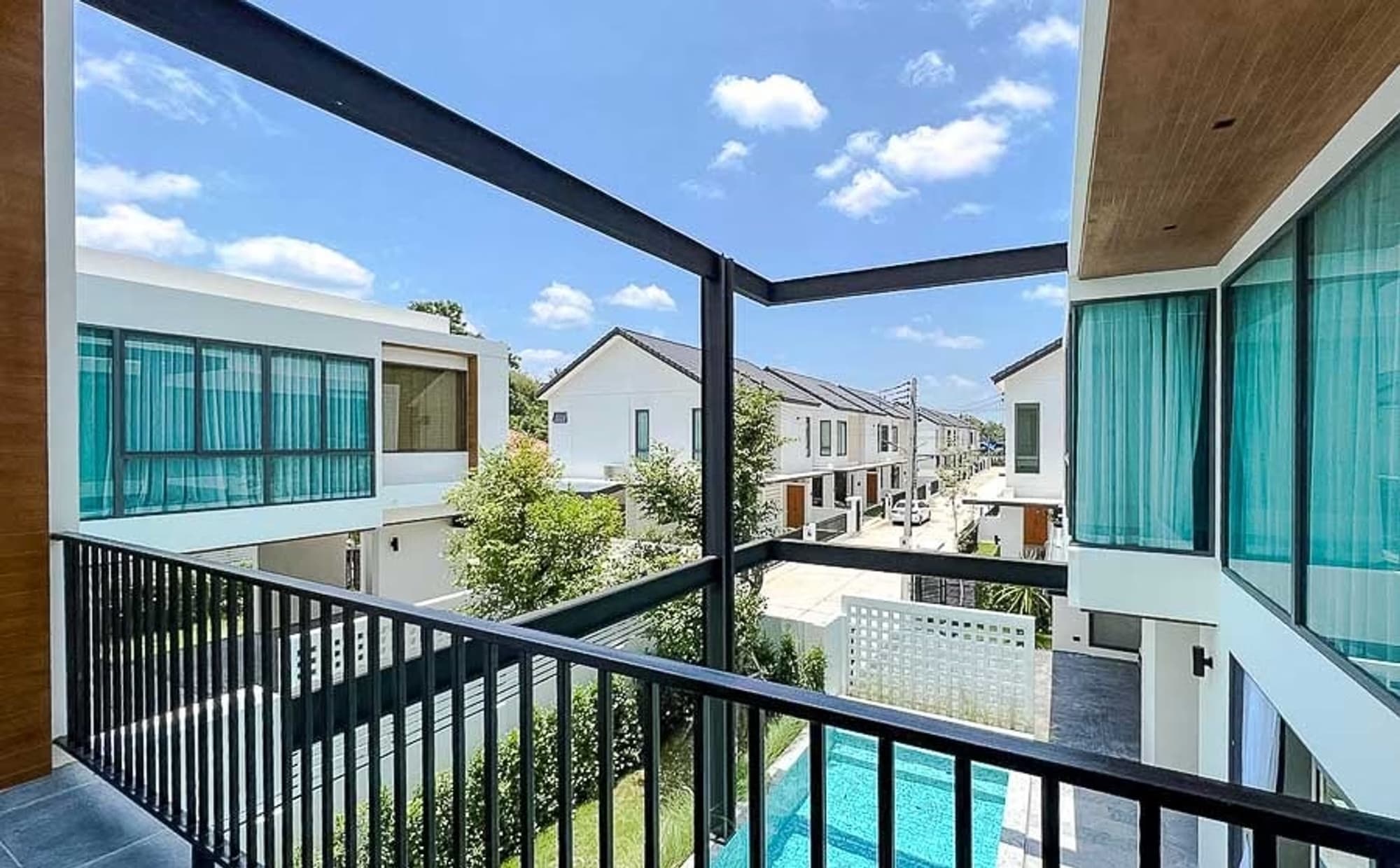 3 Bedroom House - Image 13