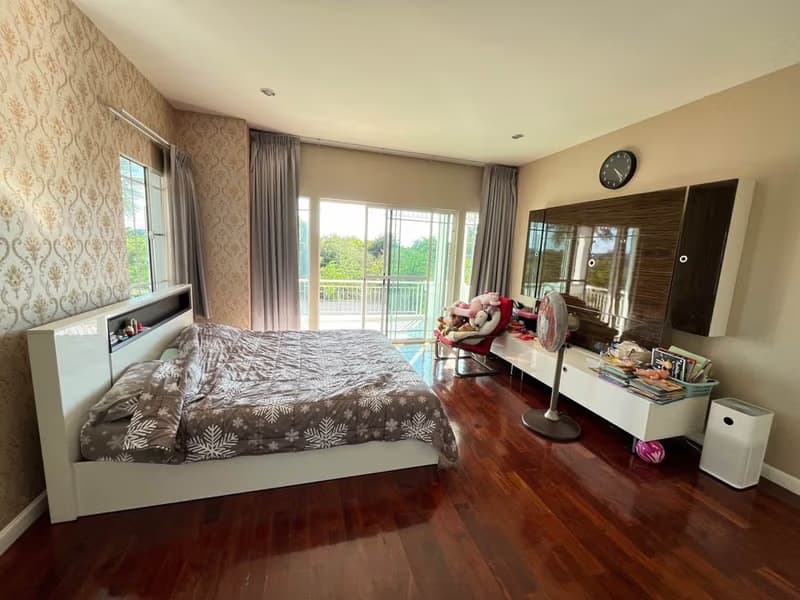 5 Bed House for Sale in Mueang Samut Prakan