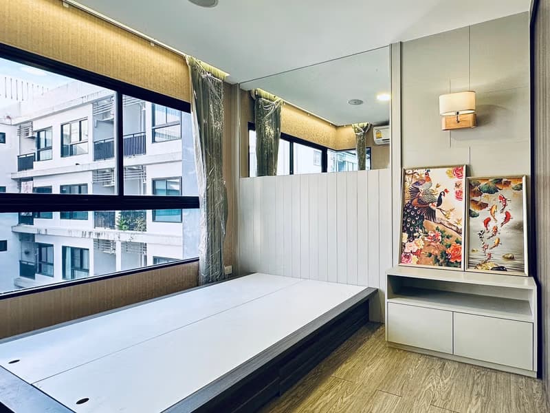 Condo for Sale at Villa Lasalle