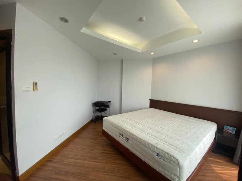 Luxury Condo for Sale at Mountain View