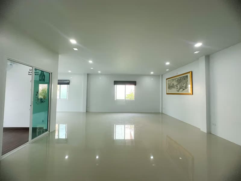 4 Bed House for Rent and Sale in San Kamphaeng
