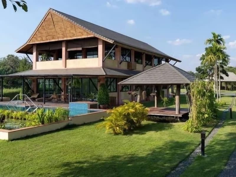 8 Bed House for Rent and Sale in San Sai