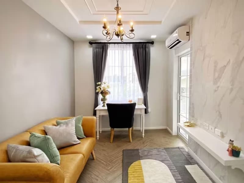1 Bedroom Condo
