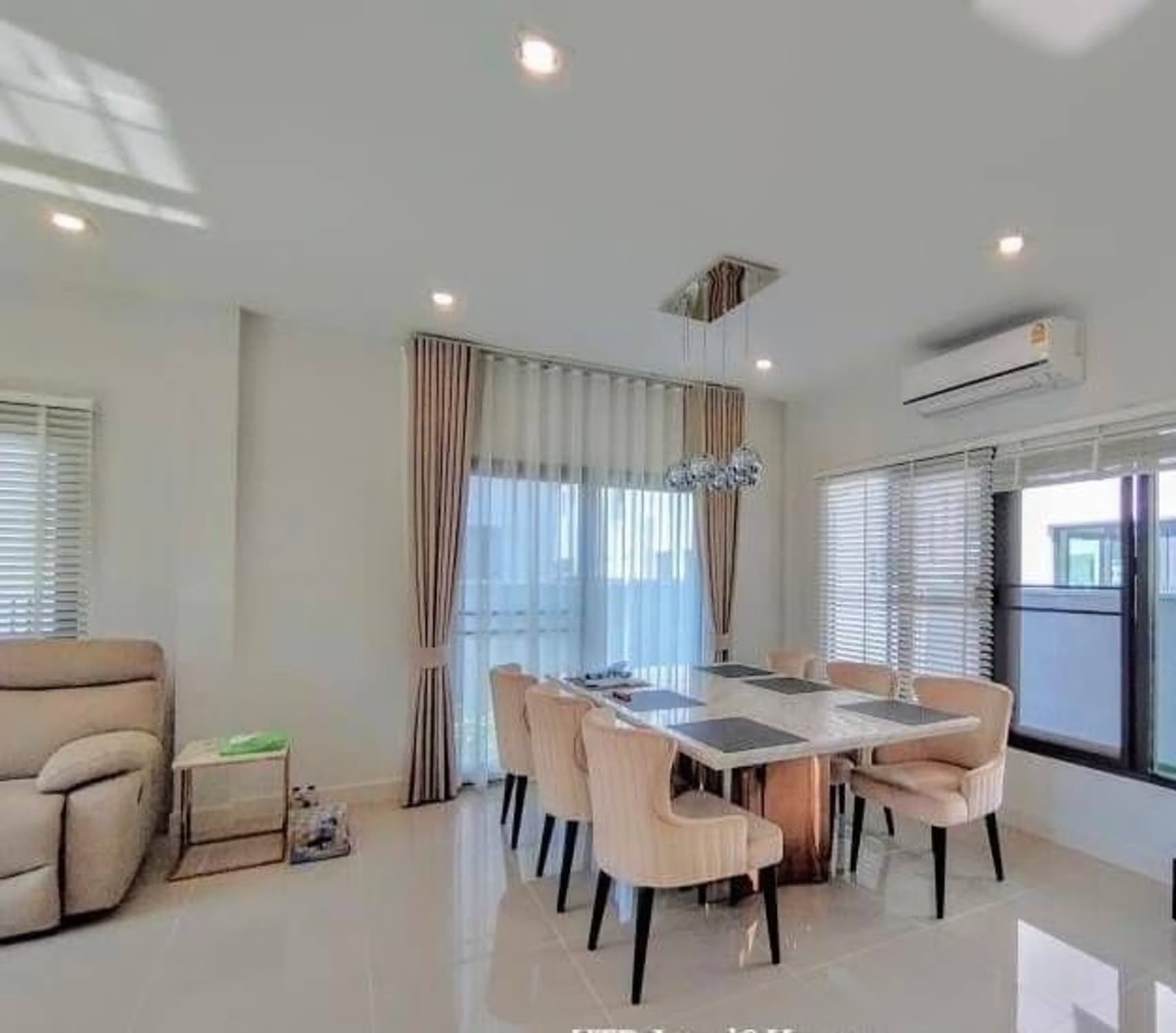 3 Bed House for Rent and Sale in Bang Phli - Image 3