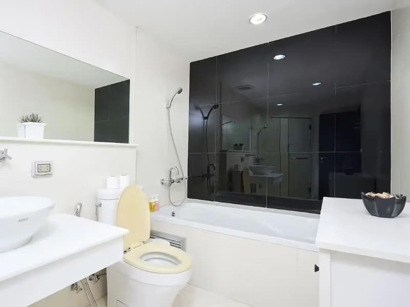 2 Bed Condo for Rent and Sale in Khlong Toei