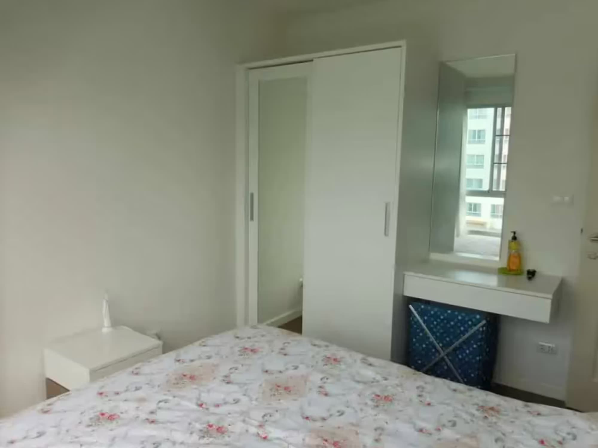 1 Bedroom Condo - Image 1