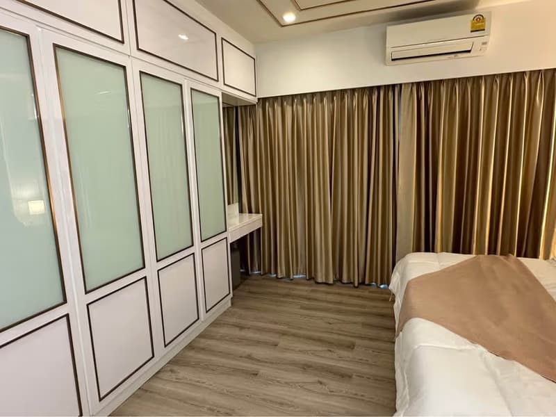 1 Bedroom Condo