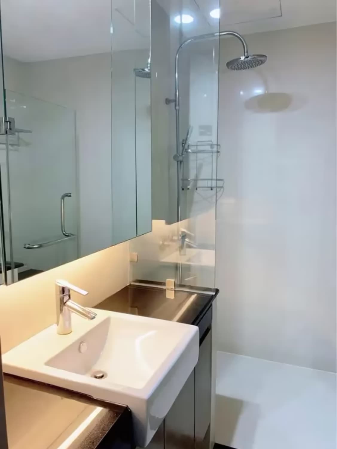 1 Bedroom Condo - Image 1
