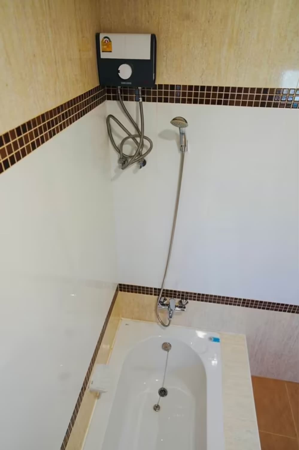 House for Rent in Nong Chom, San Sai. - Image 12