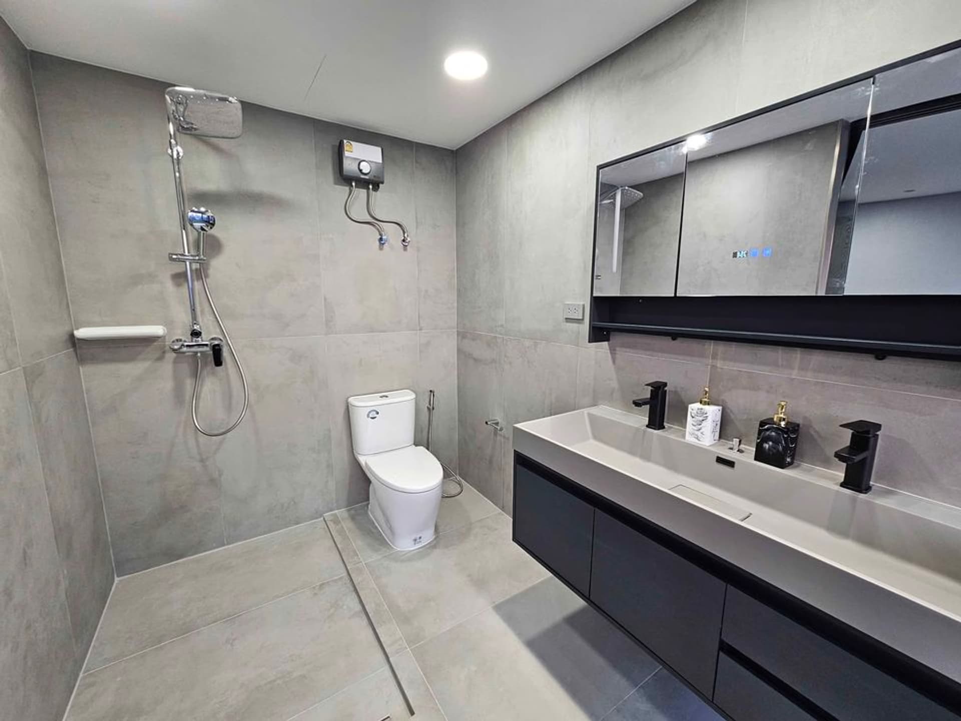3 Bed Condo for Rent and Sale  Near Thong Lo BTS - Image 15