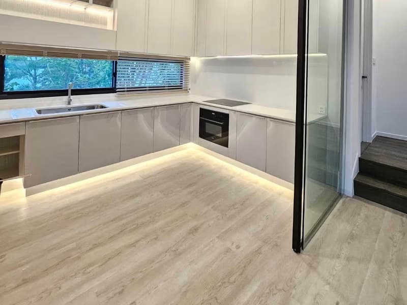 4 Bed House for Rent in Saphan Sung
