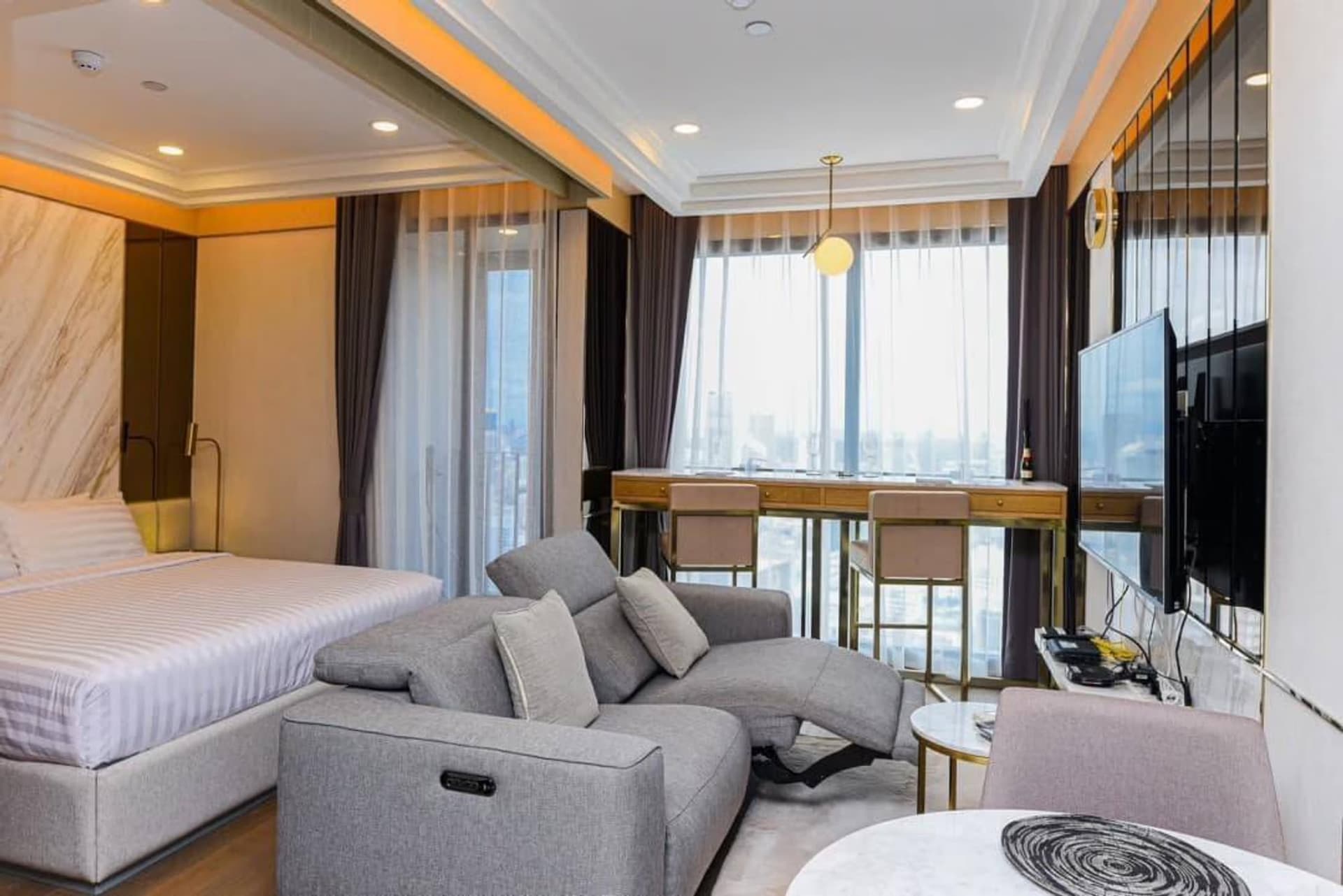 1 ห้องนอน คอนโด สำหรับ จำหน่าย ใน Bang Rak - Image 1