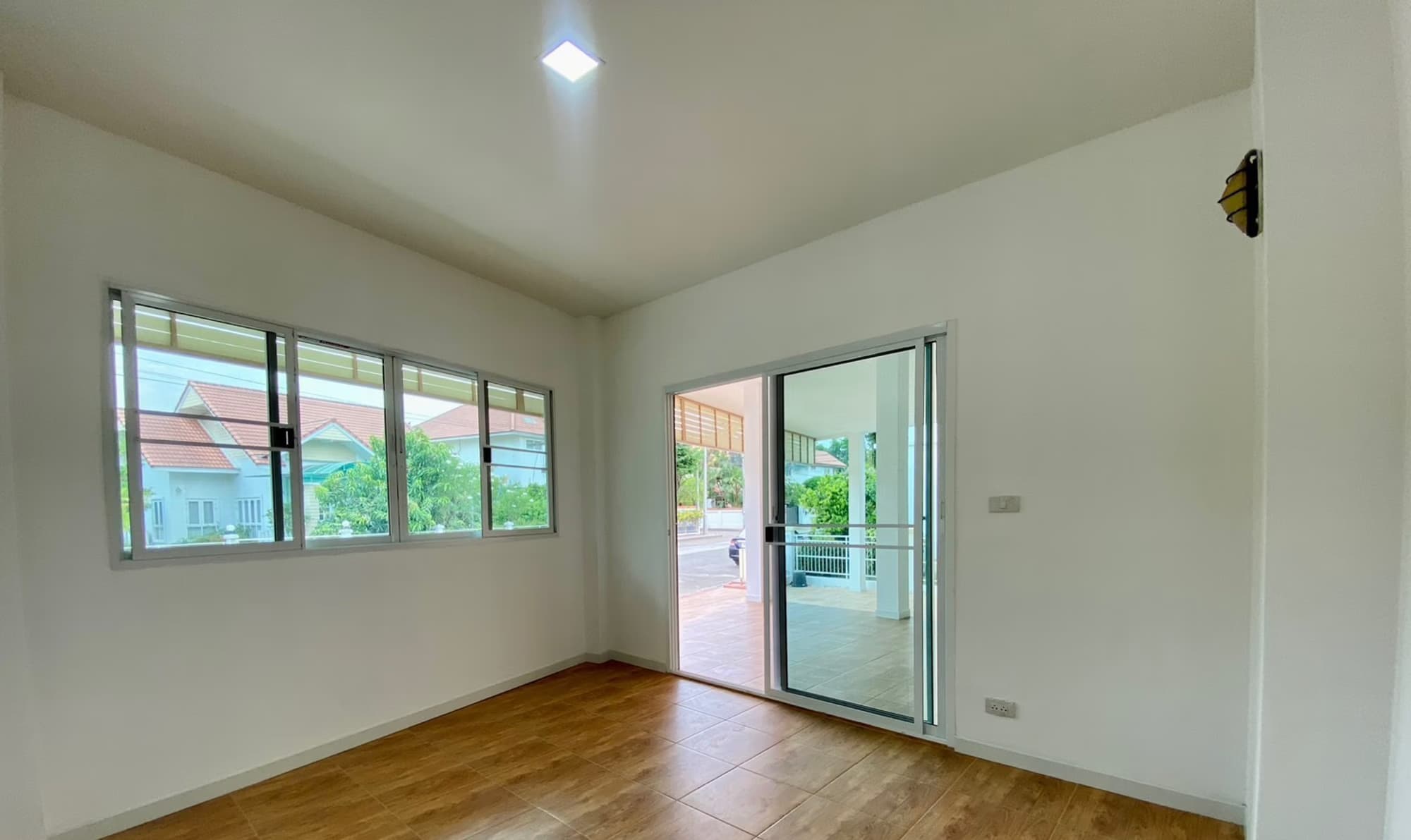 3 Bedroom House - Image 19
