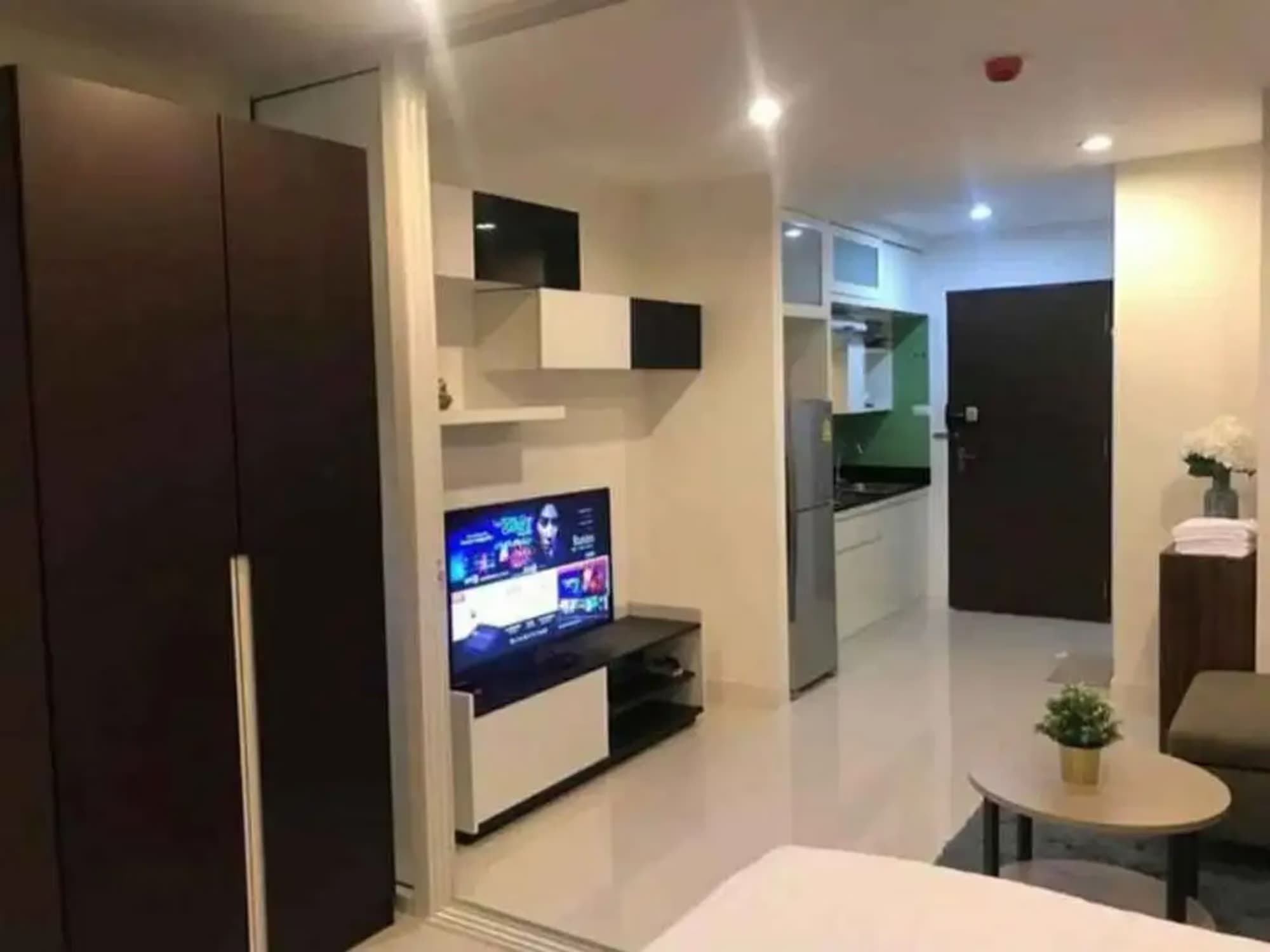 1 Bedroom Condo - Image 3
