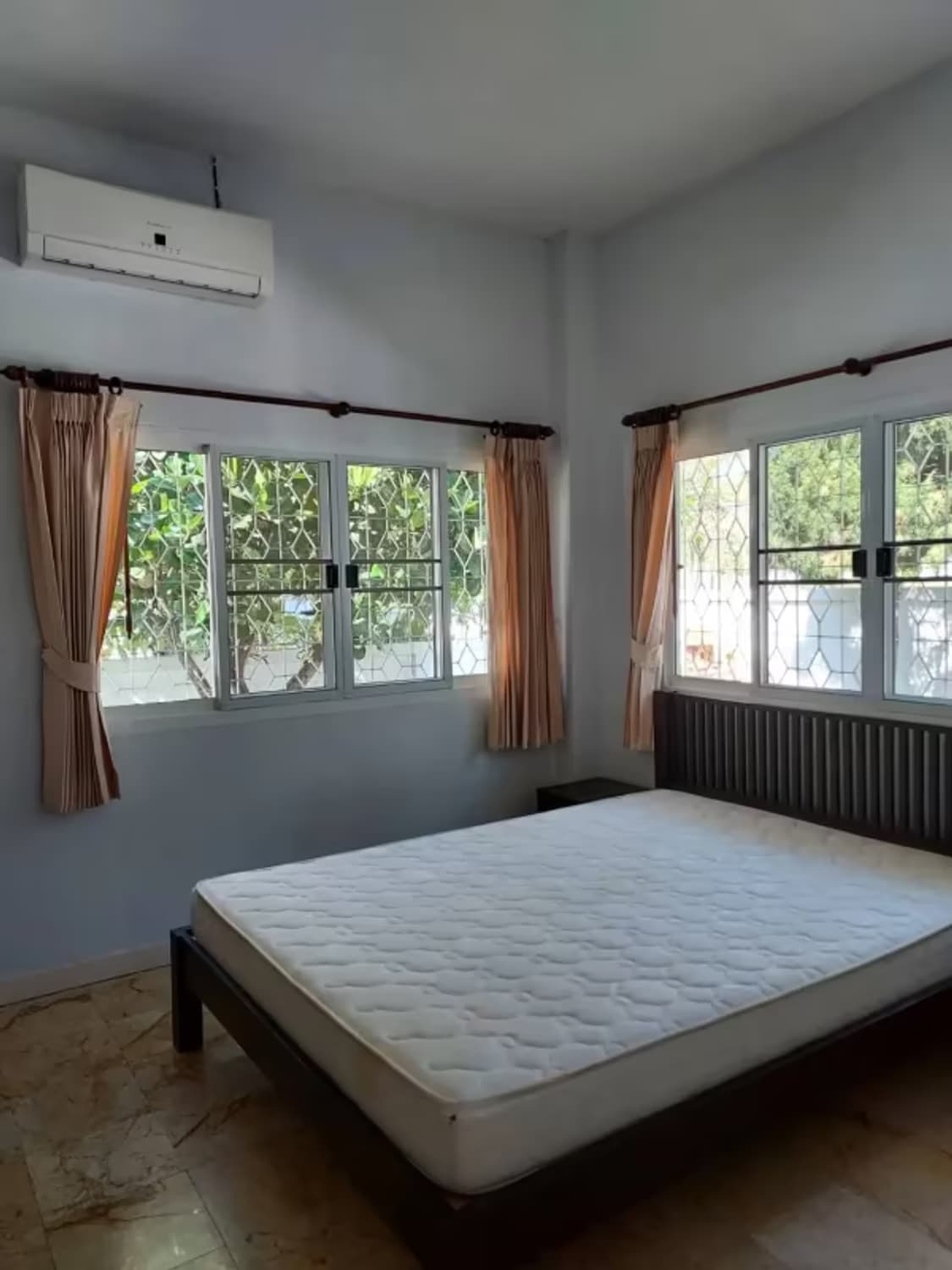 2 Bedroom House - Image 3