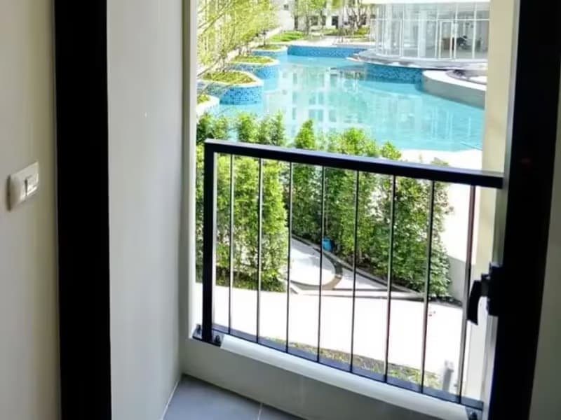 Studio for Sale in Mueang Samut Prakan