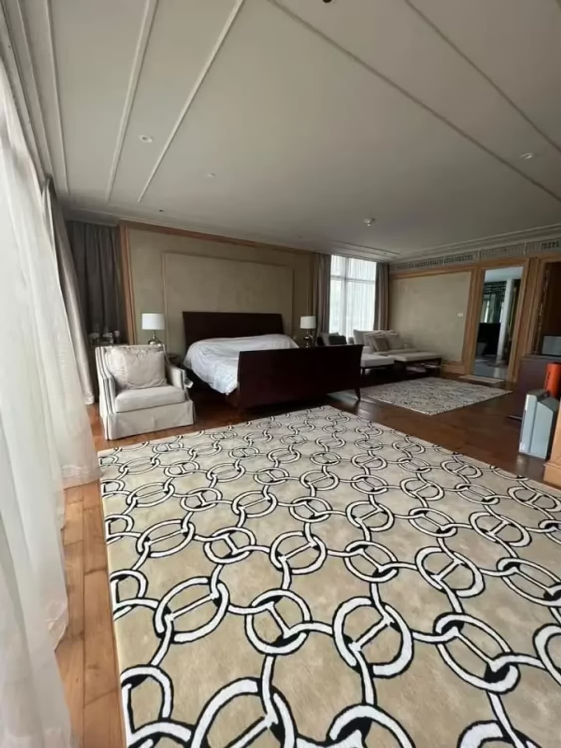 3 Bedroom Condo - Image 2