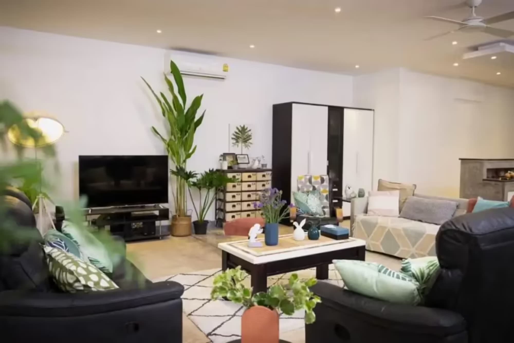 3 Bedroom Condo - Image 1