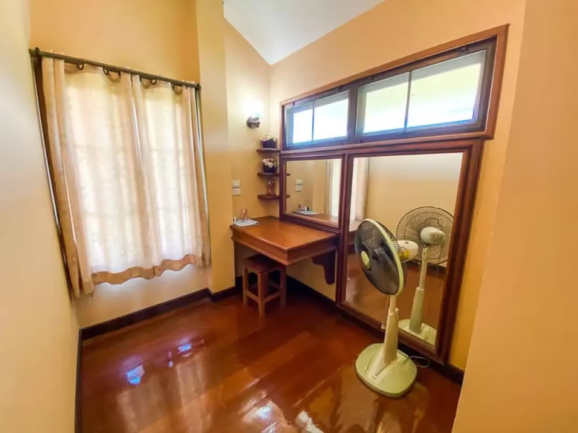 2 Bedroom House - Image 7