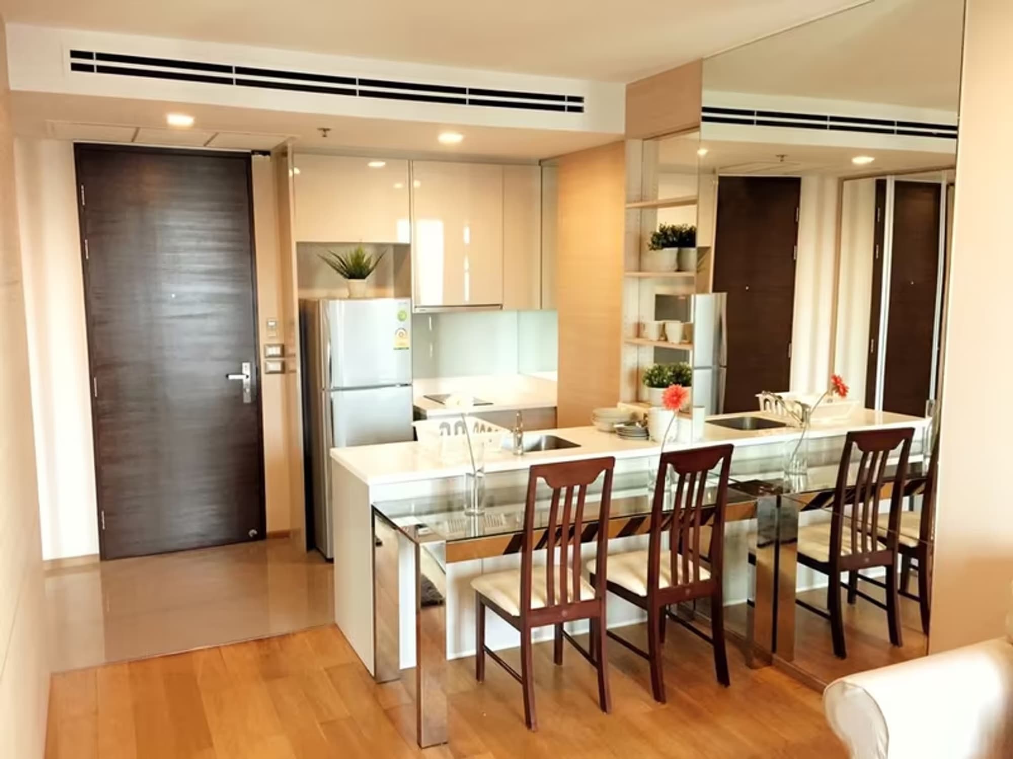 1 Bedroom Condo - Image 1
