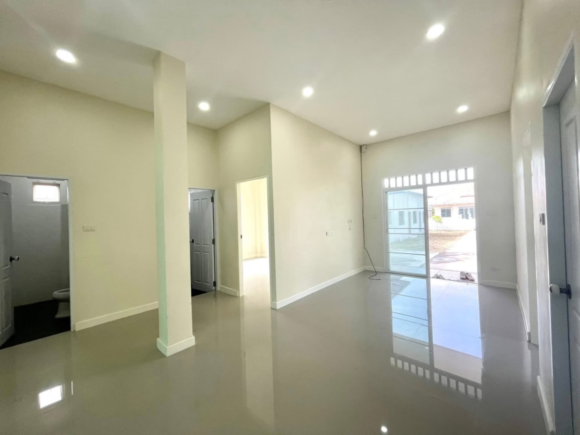 4 Bed House for Rent and Sale in San Kamphaeng District - Image 4